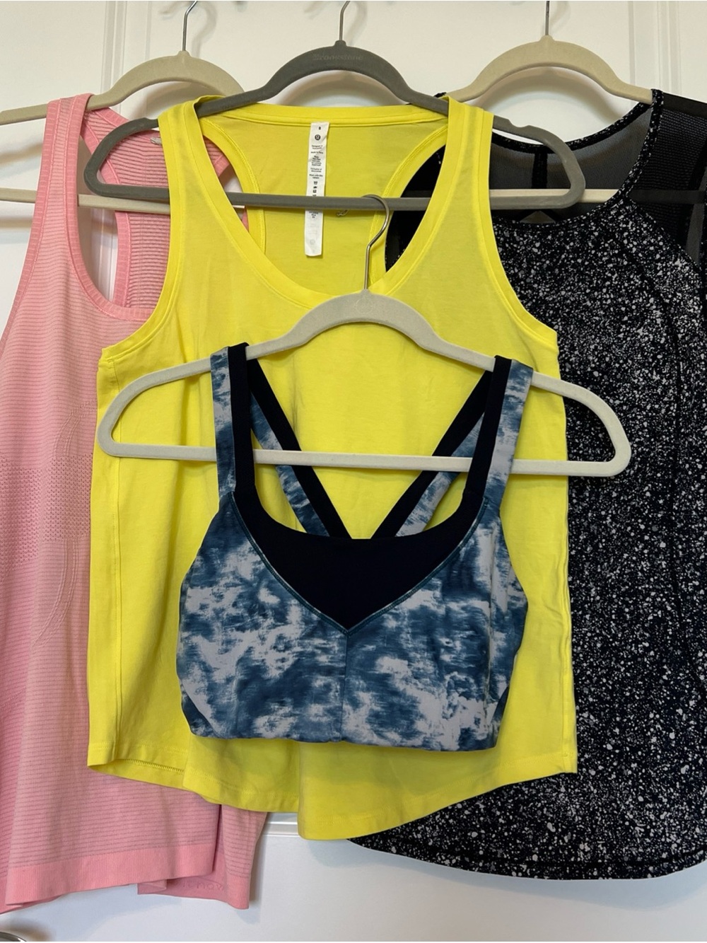 Lululemon Women’s Tie-Dye Sports Bra & 3 Tank Tops Set sz.8 very good